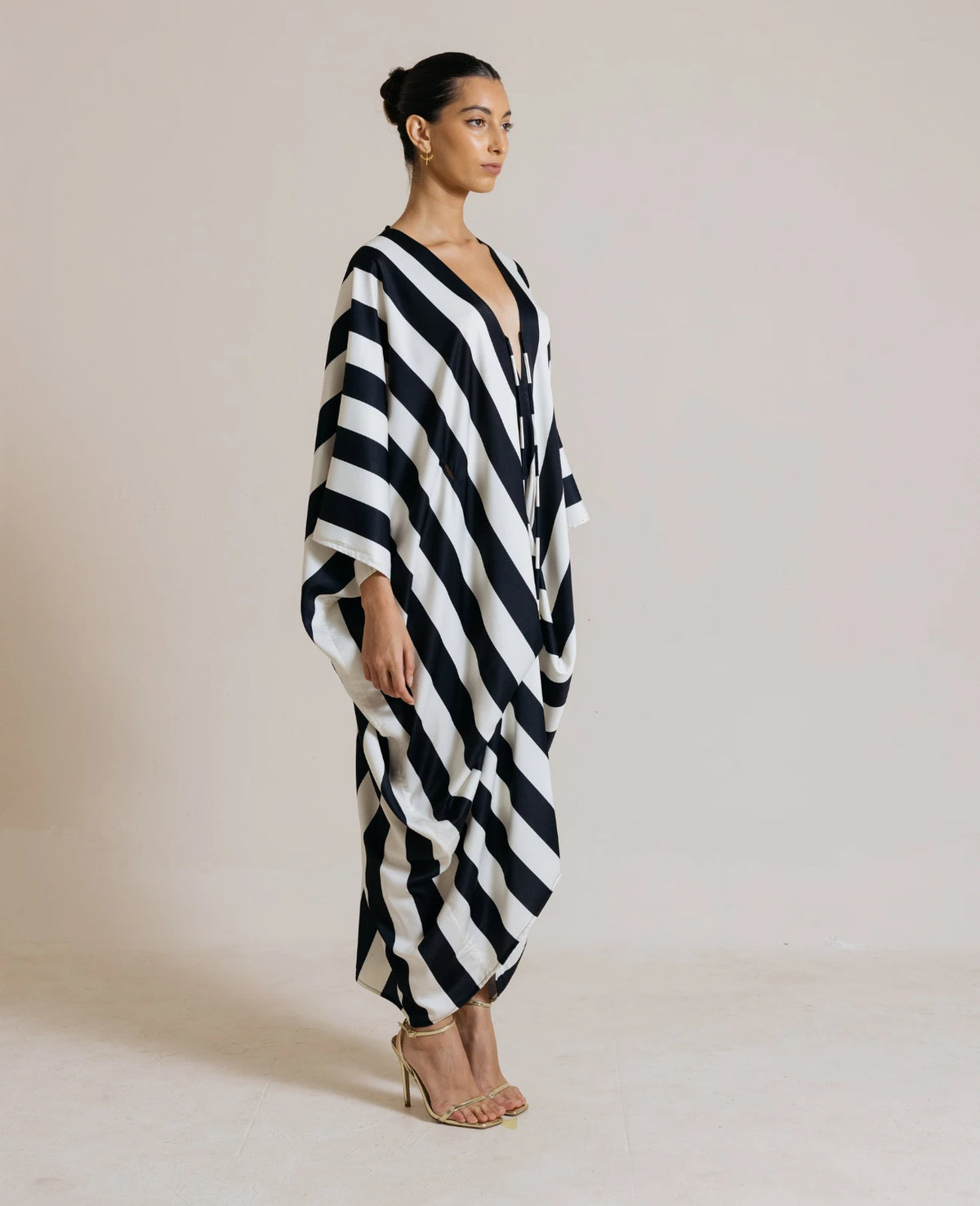 Luna Kaftan (Black Stripe)
