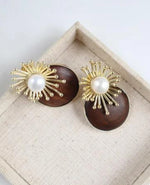 Isla Earrings Pearl & Wood Rays
